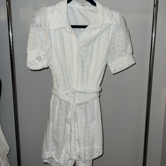 White eyelet romper size L - Picture 1 of 1